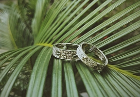 Vestuviniai žiedai – ką simbolizuoja jų puošyba?