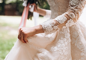 Kada verta rinktis trumpą vestuvinę suknelę?